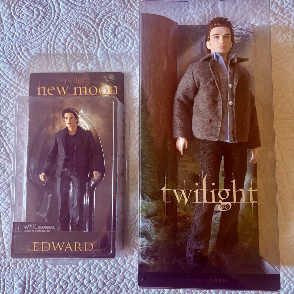 Twilight and New Moon Edward Action Figure Set/2 NIB❣️